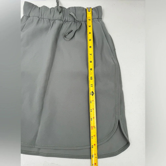 Lululemon Skirt Womens On The Fly Pull On Pockets Elastic Waist Sz 2 Gray - Picture 8 of 10